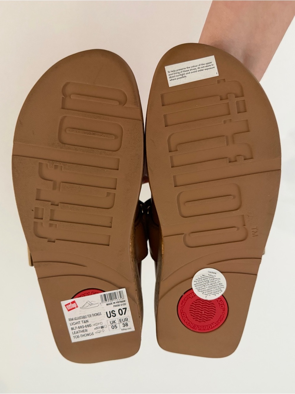 FitFlop Leather Toe Post Sandals – Tan - Picture 8 of 14
